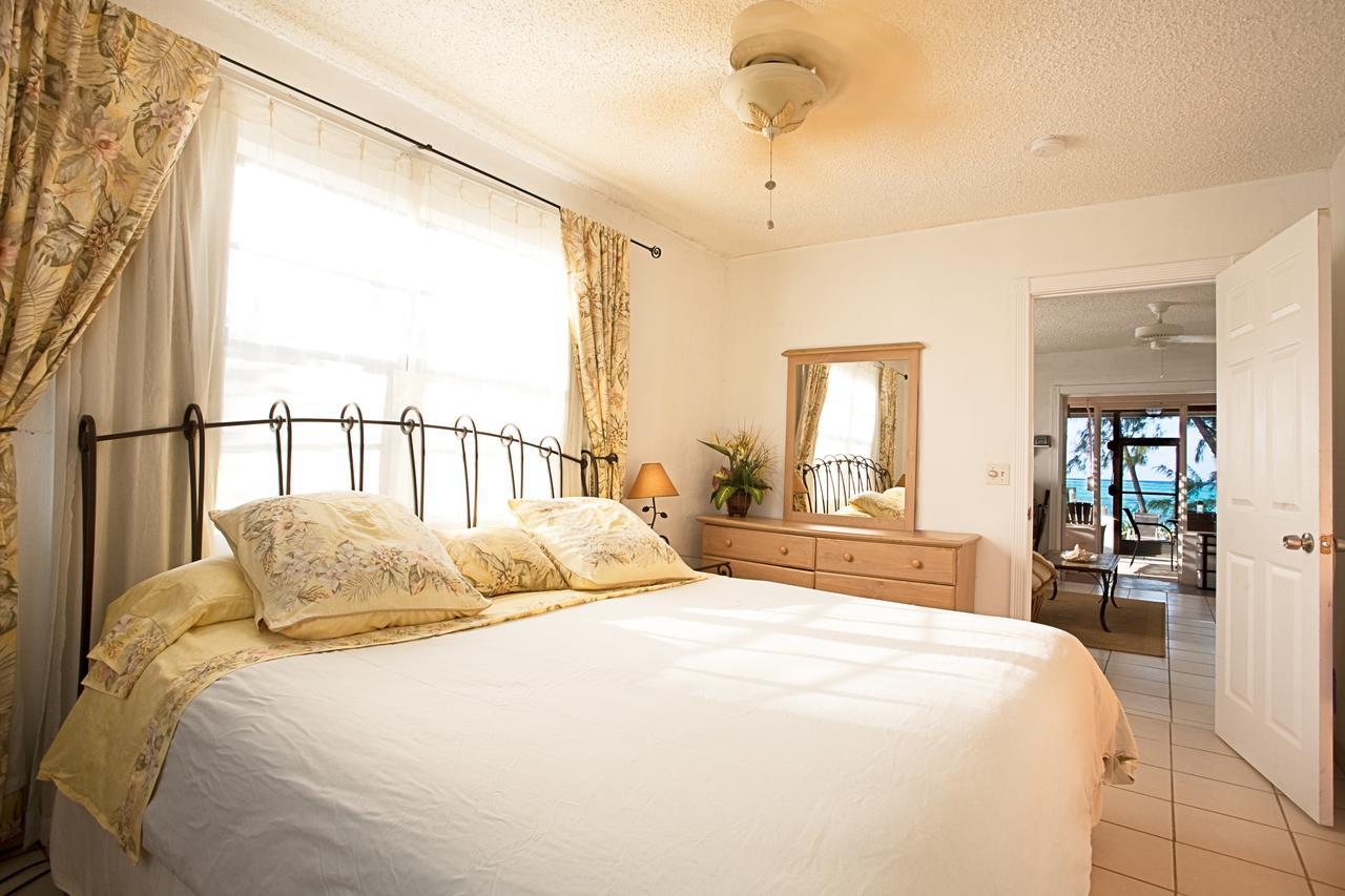 Hollywood Beach Suites Turks And Caicos Whitby Habitación foto