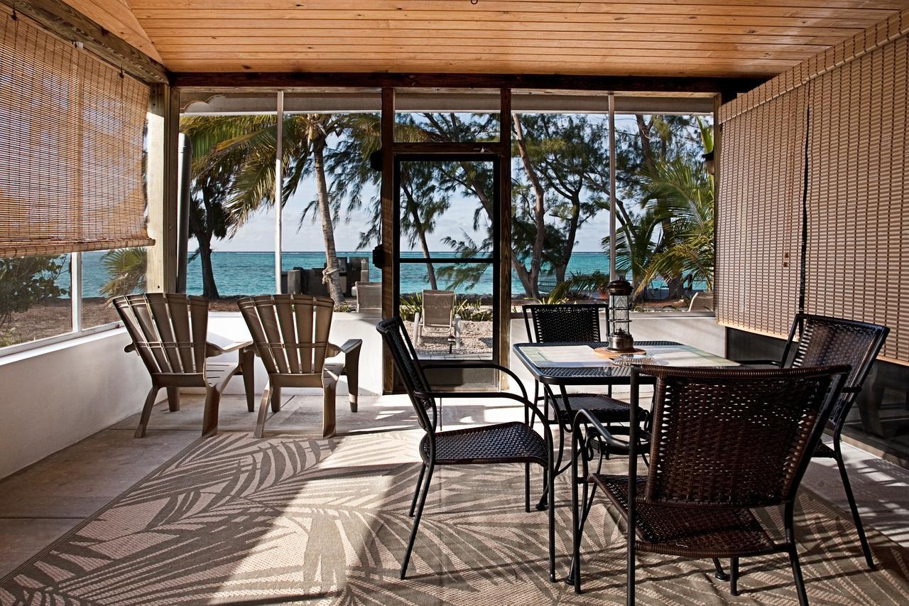 Hollywood Beach Suites Turks And Caicos Whitby Restaurante foto